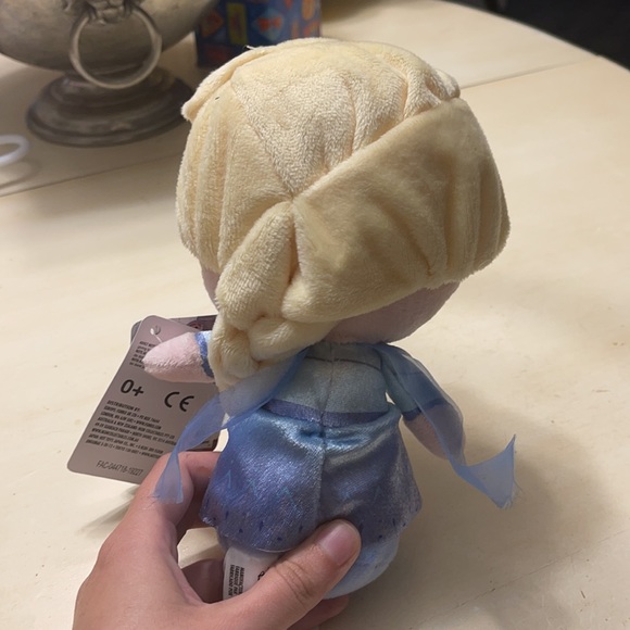 Funko Elsa Super Cute Plushie - Picture 2 of 3
